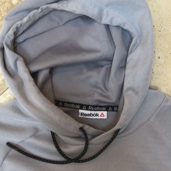 - - - IZod Advantage hoodie with gaiter and Reebok hoodie with zippered … - Picture 5 of 10